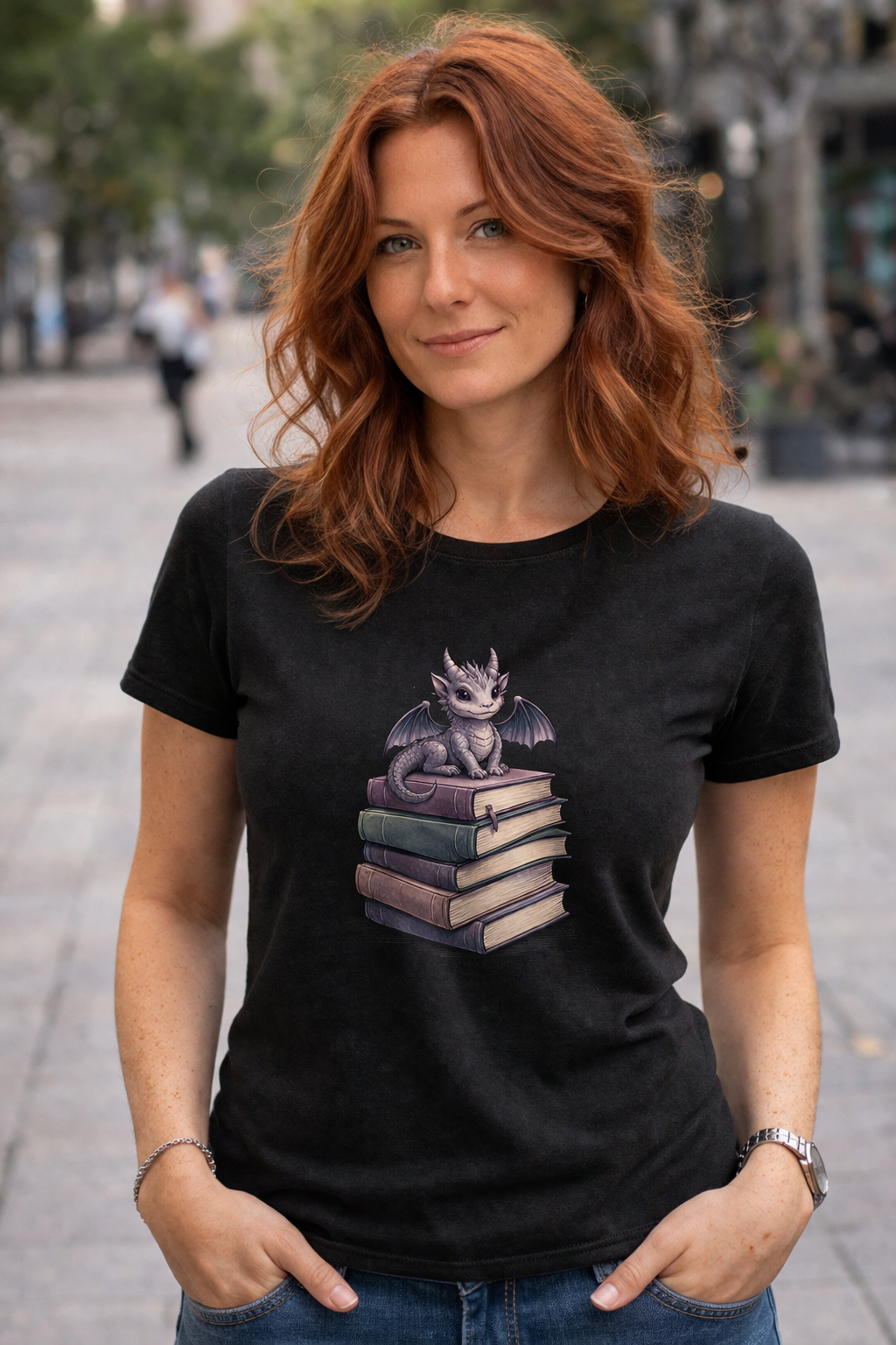 Zwischen Seiten wohnt Magie – Drachen Bücher T-Shirt